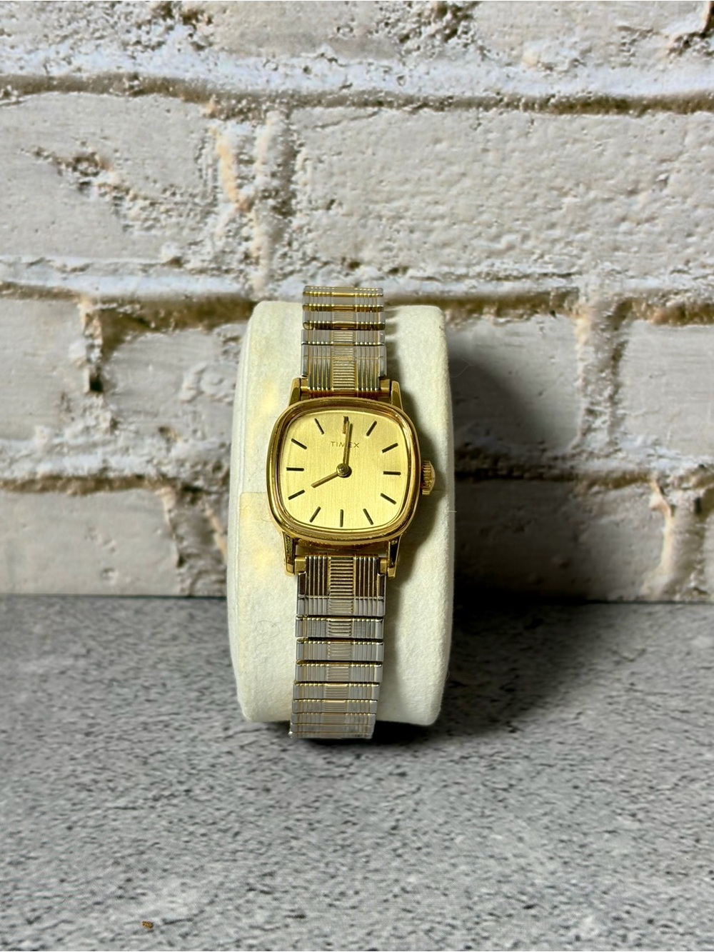 Vintage Timex Gold Tone Mechanical Watch Champagne Dial Two Tone Expansion Band